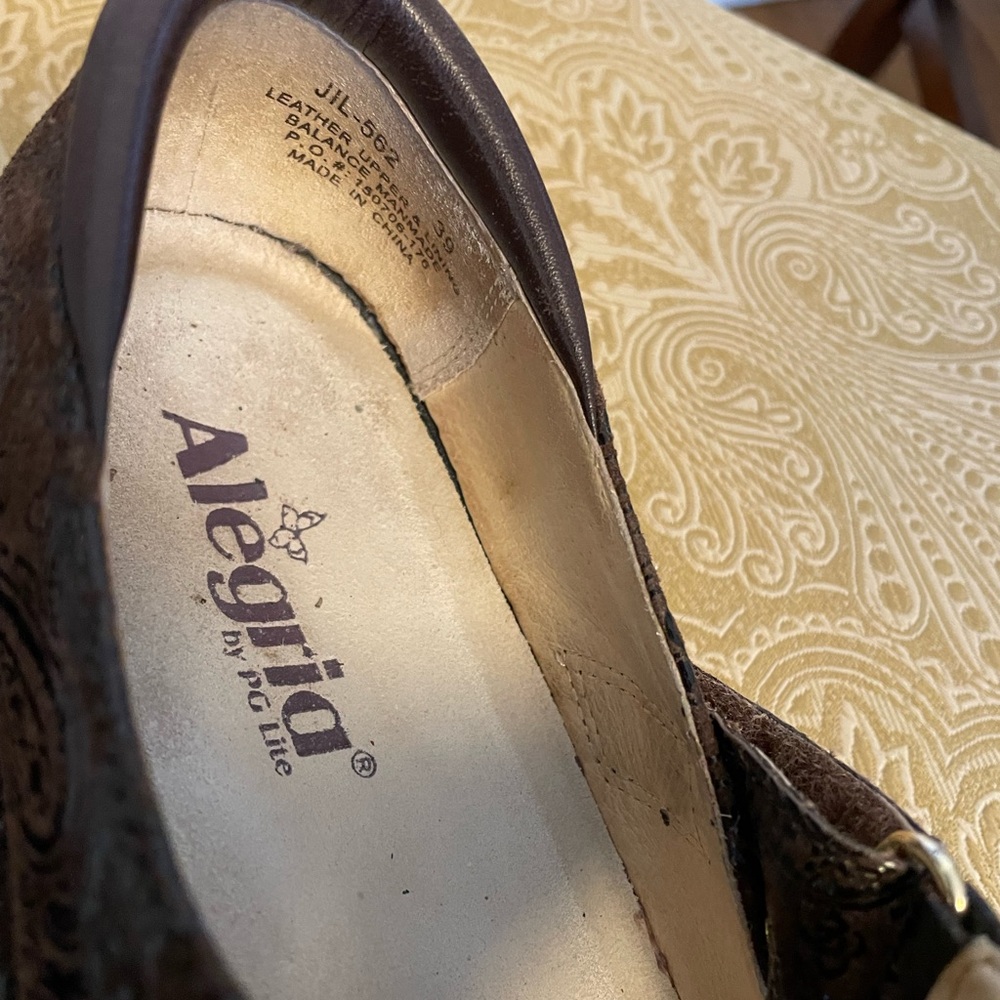 Alegria 39 Brown Shoes - Picture 3 of 6